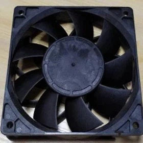 Kompakte fans av likestrøm i romfartsklasse